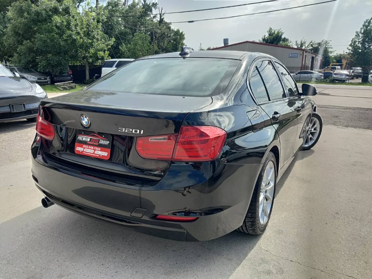Used 2014 BMW 320i Sedan RWD image 4