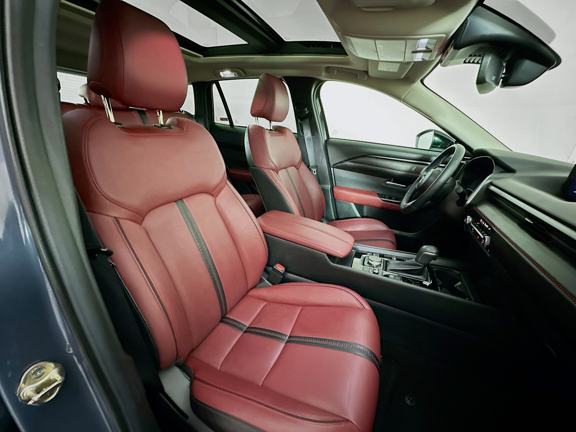 Used 2025 MAZDA CX-50 AWD 2.5 Hybrid w/ Premium Pkg image 30