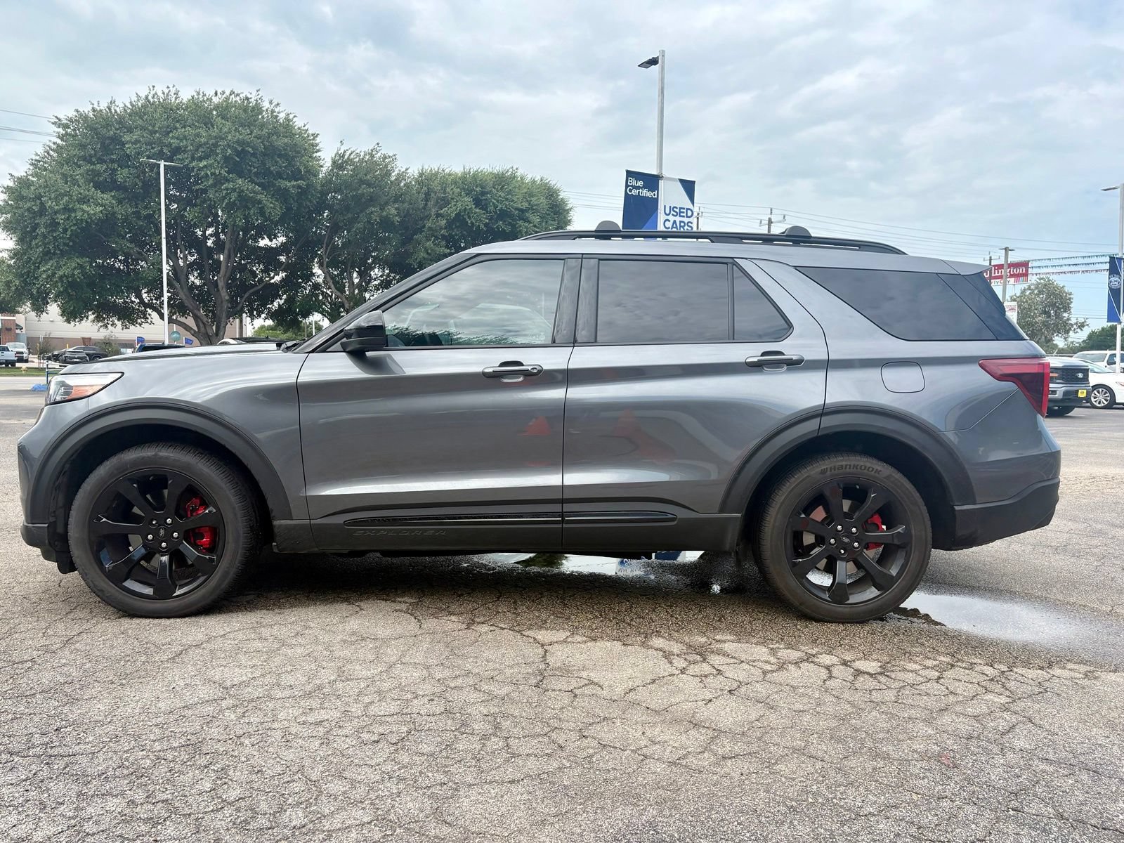 Used 2022 Ford Explorer ST w/ ST High-Performance Pack AWD/4WD image 4