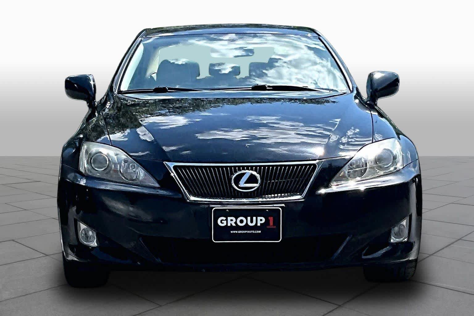 Used 2007 Lexus IS 250 w/ Premium Pkg RWD image 3