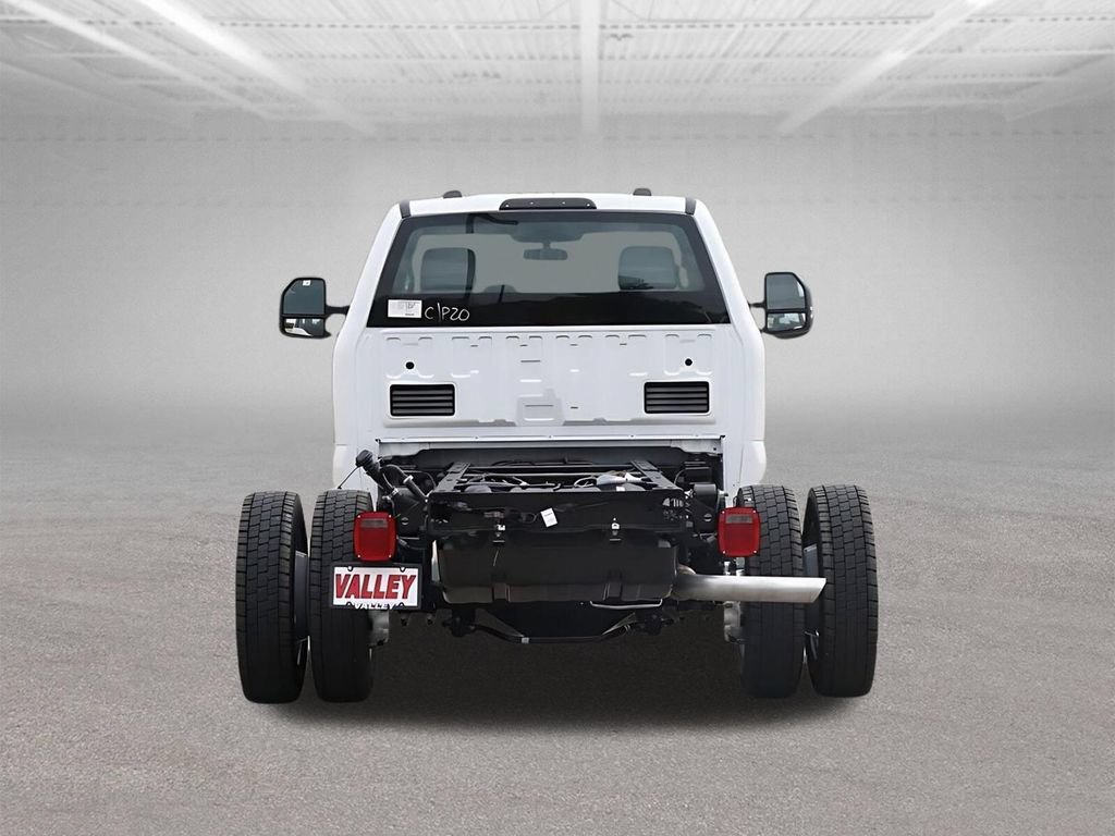 New 2025 Ford F550 4x4 Regular Cab Super Duty image 9