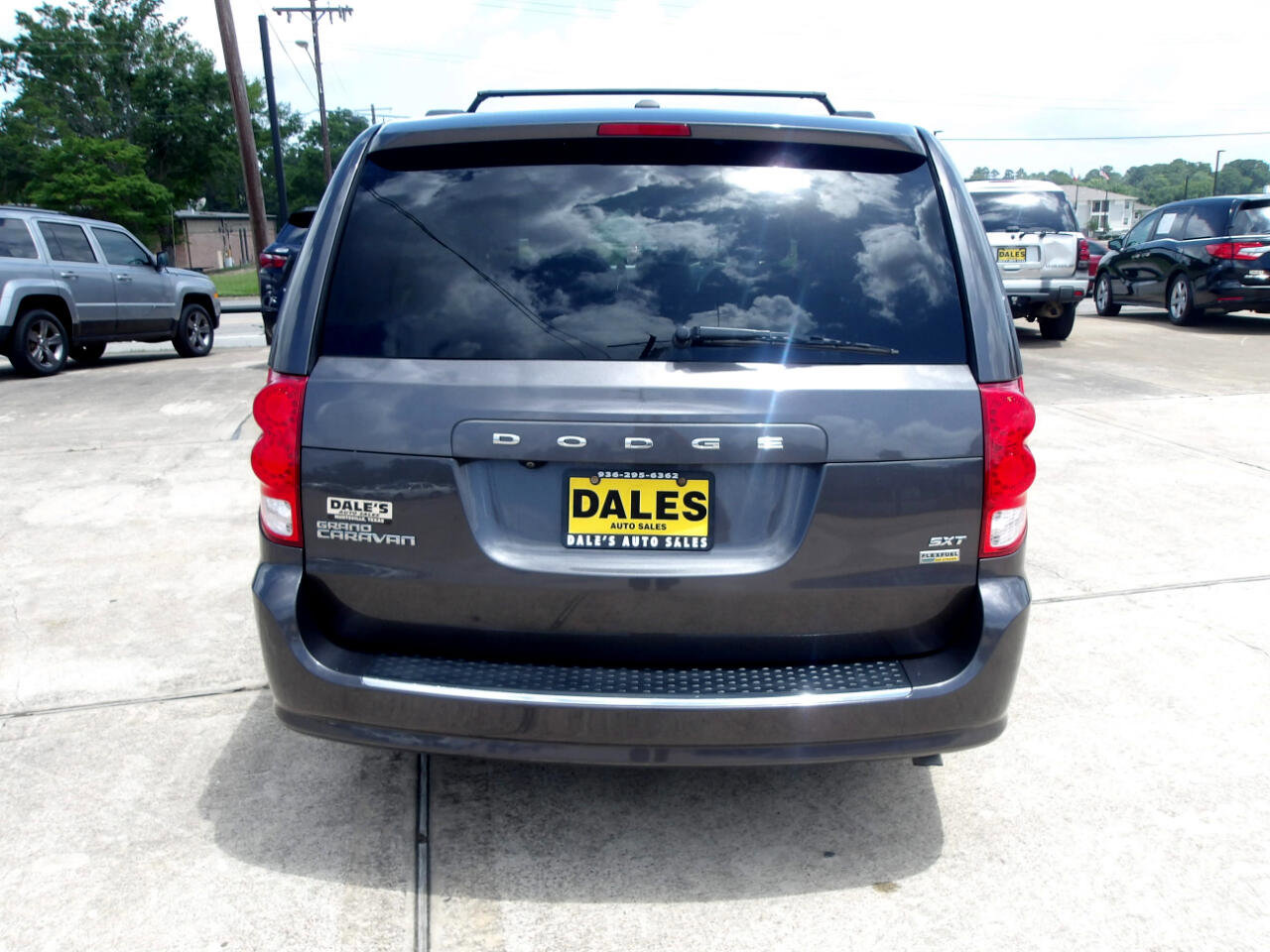 Used 2019 Dodge Grand Caravan SXT image 11