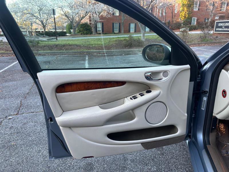 Used 2007 Jaguar X-TYPE 3.0 image 18