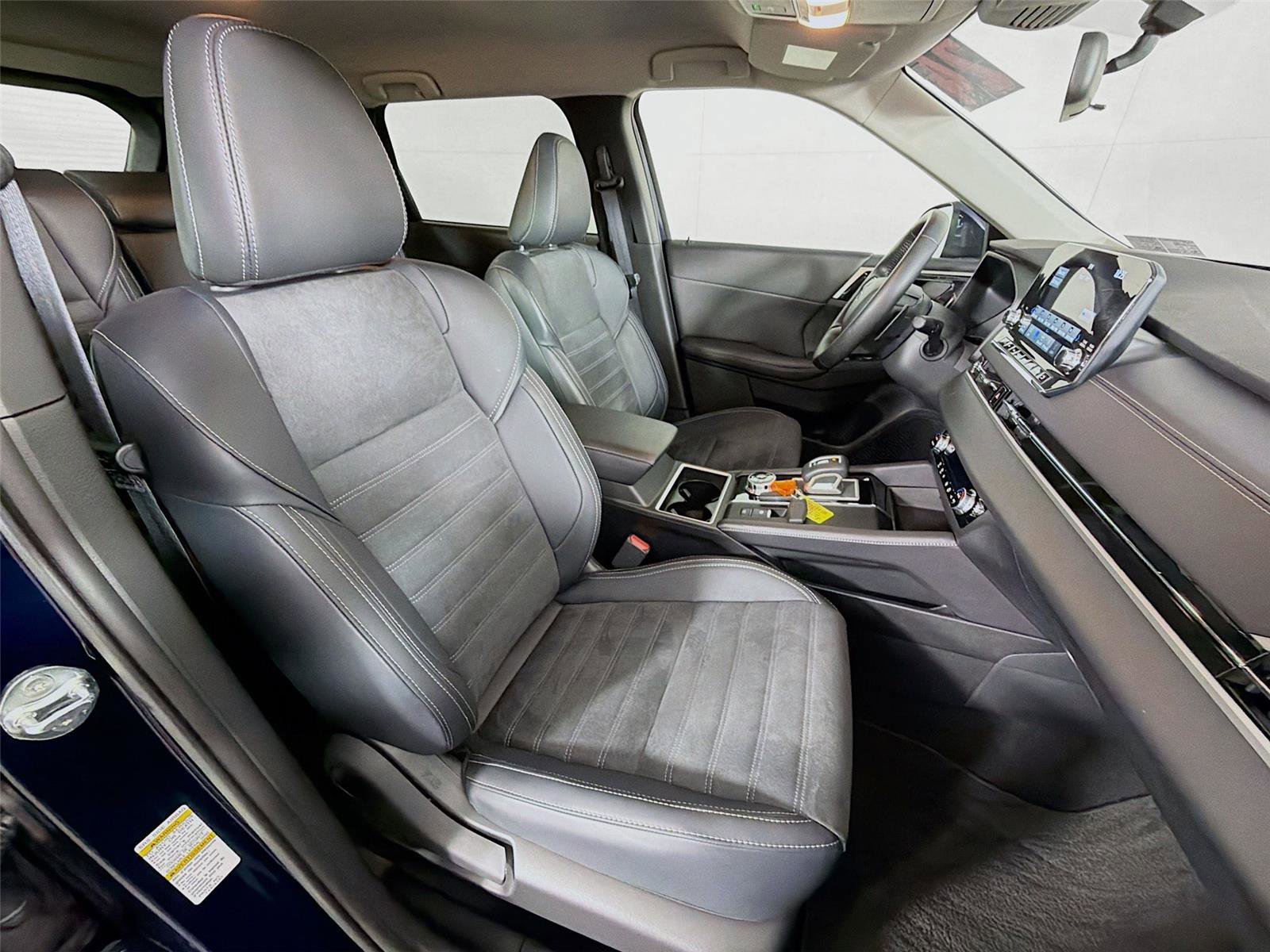 Used 2024 Mitsubishi Outlander SE AWD/4WD image 30