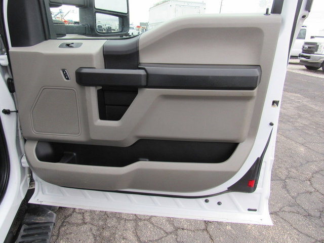 Used 2017 Ford F450 XL w/ Power Equipment Group image 12