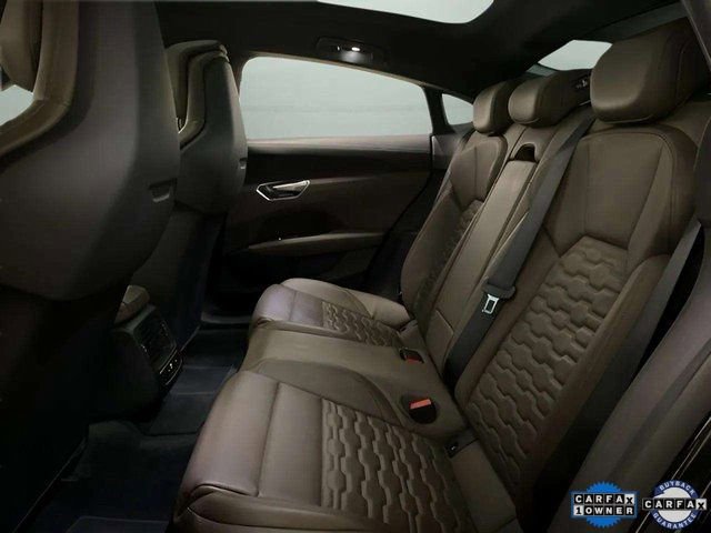 Used 2022 Audi e-tron GT Premium Plus image 65