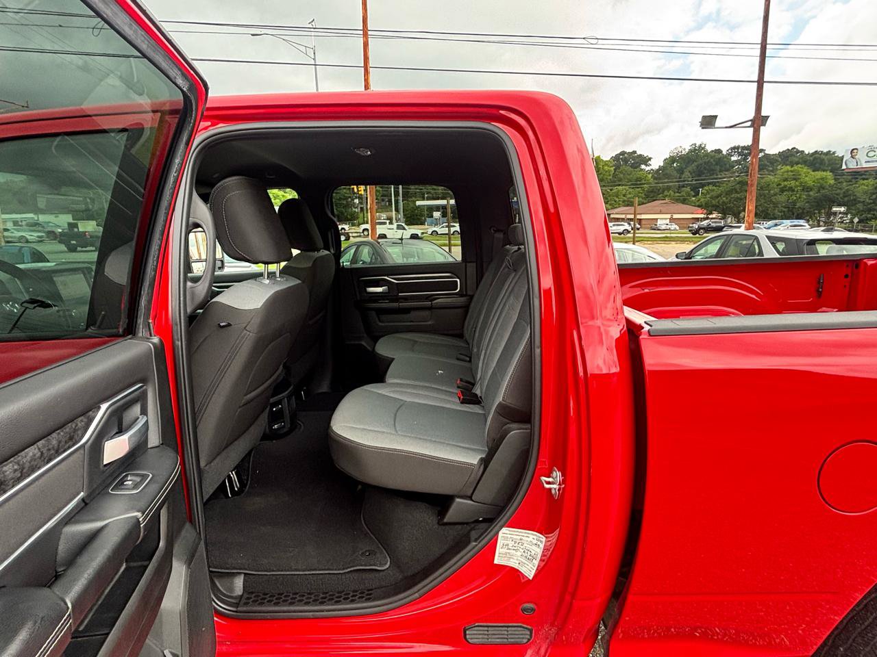 Used 2024 RAM 2500 Big Horn AWD/4WD image 31