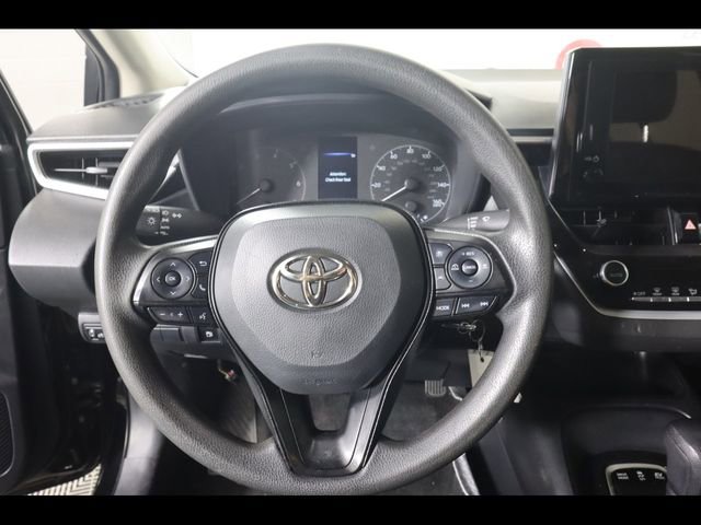 Used 2025 Toyota Corolla LE image 29