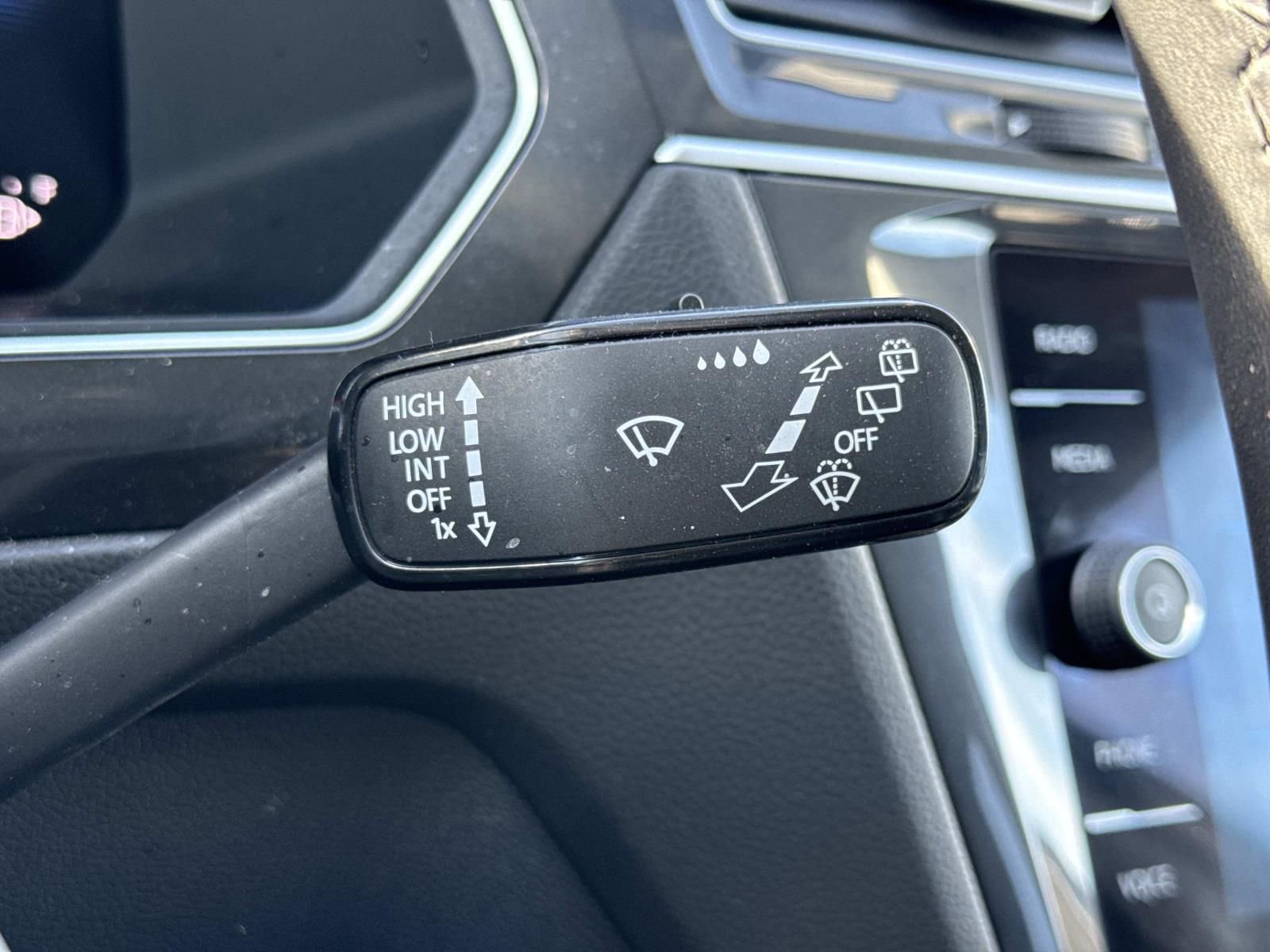 Used 2024 Volkswagen Tiguan SE image 16