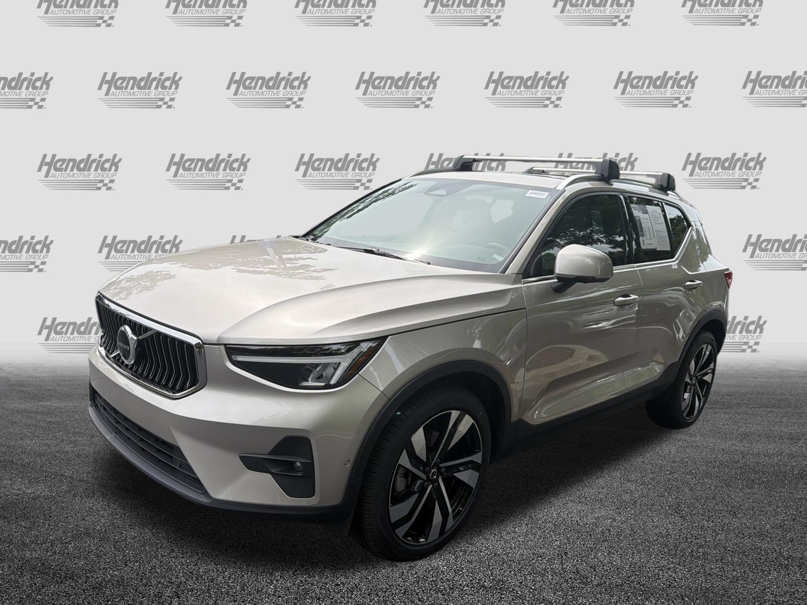 Certified 2023 Volvo XC40 B5 Plus w/ Driver Assist Package AWD/4WD image 5