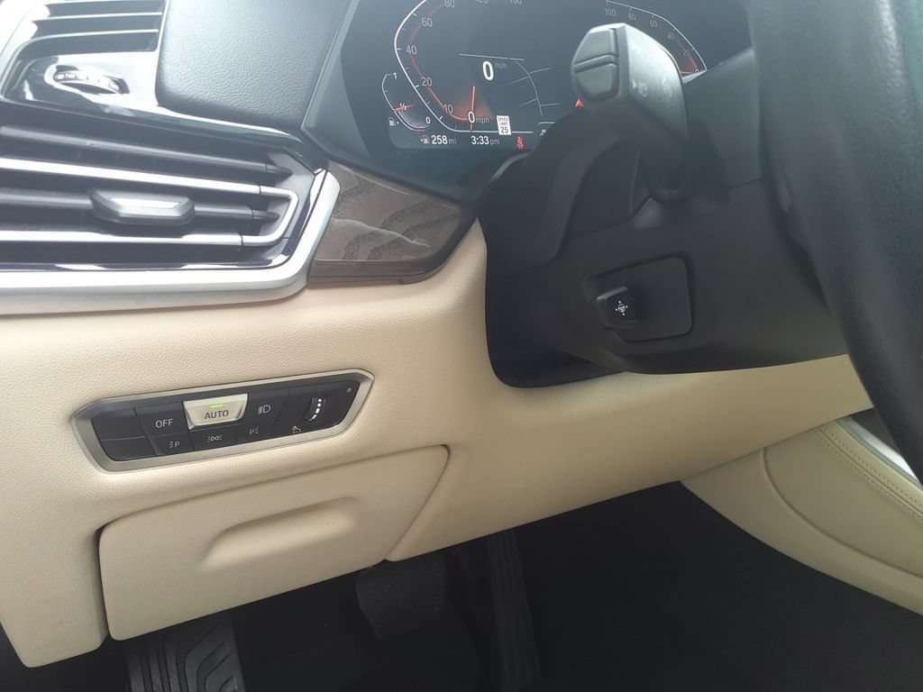 Used 2022 BMW X5 xDrive40i w/ Executive Package AWD/4WD image 24