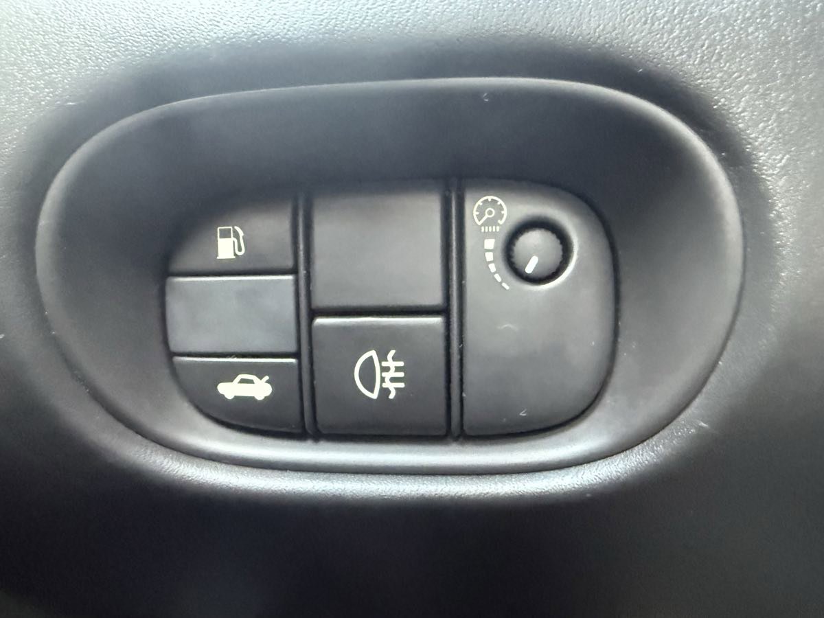 Used 2011 Jaguar XK image 40