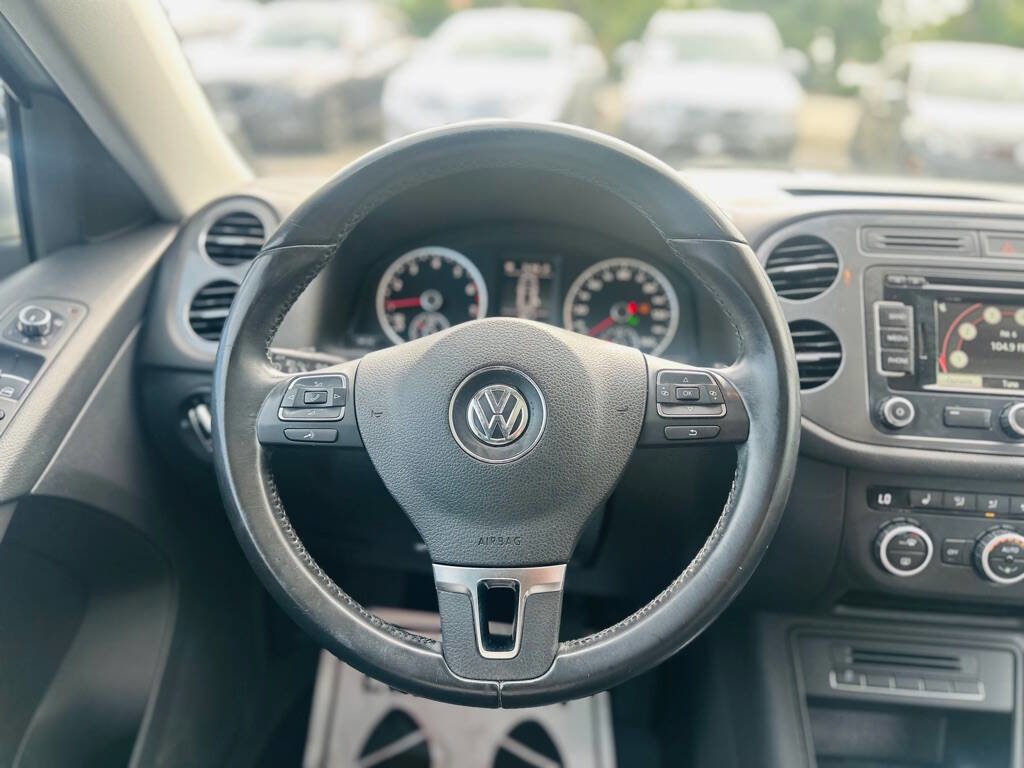 Used 2013 Volkswagen Tiguan SEL image 16