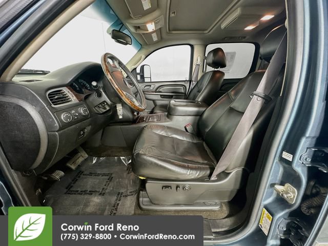 Used 2011 GMC Sierra 2500 Denali w/ Suspension Package, Off-Road AWD/4WD image 23