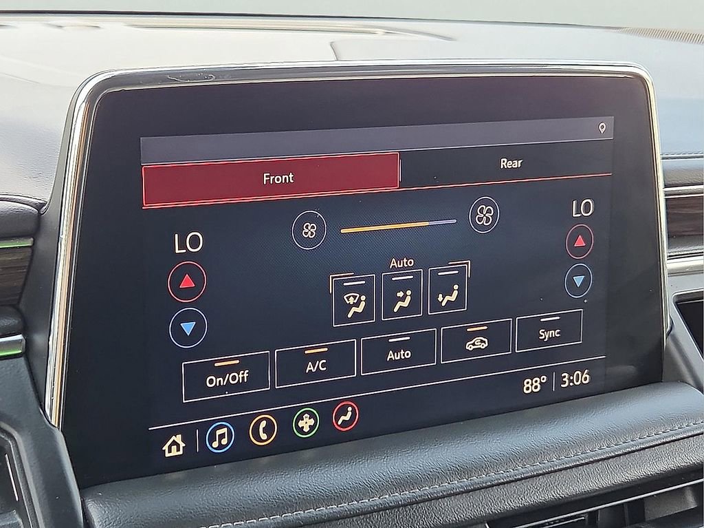 Used 2021 Chevrolet Suburban LS w/ Driver Alert Package RWD image 18