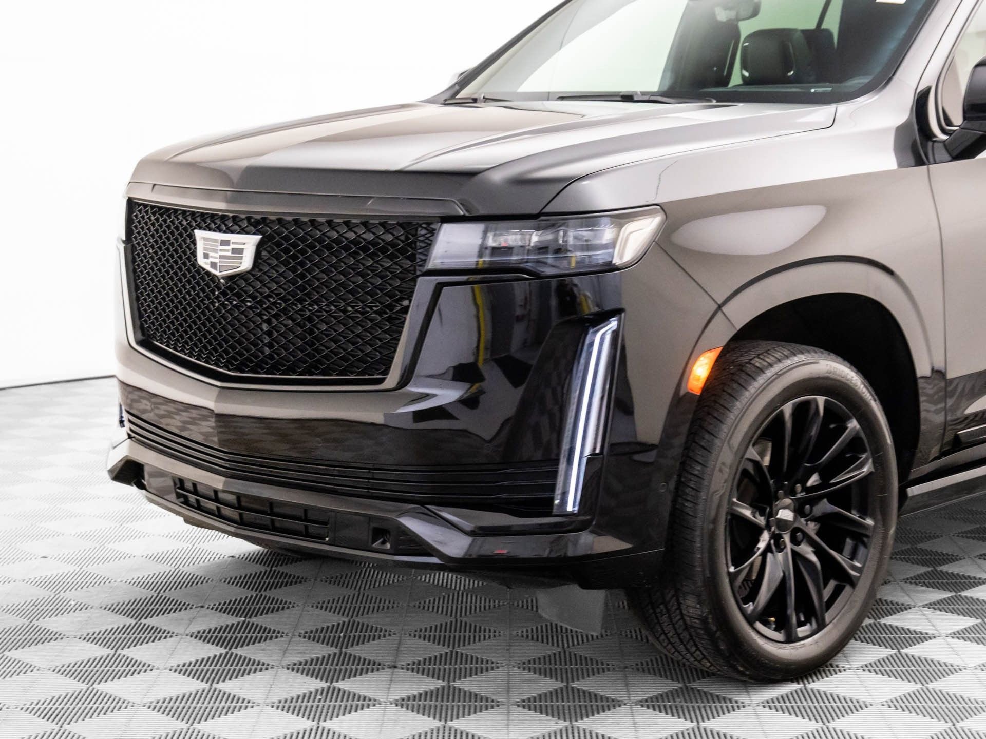 Used 2024 Cadillac Escalade Sport w/ LPO, ONYX Package image 40