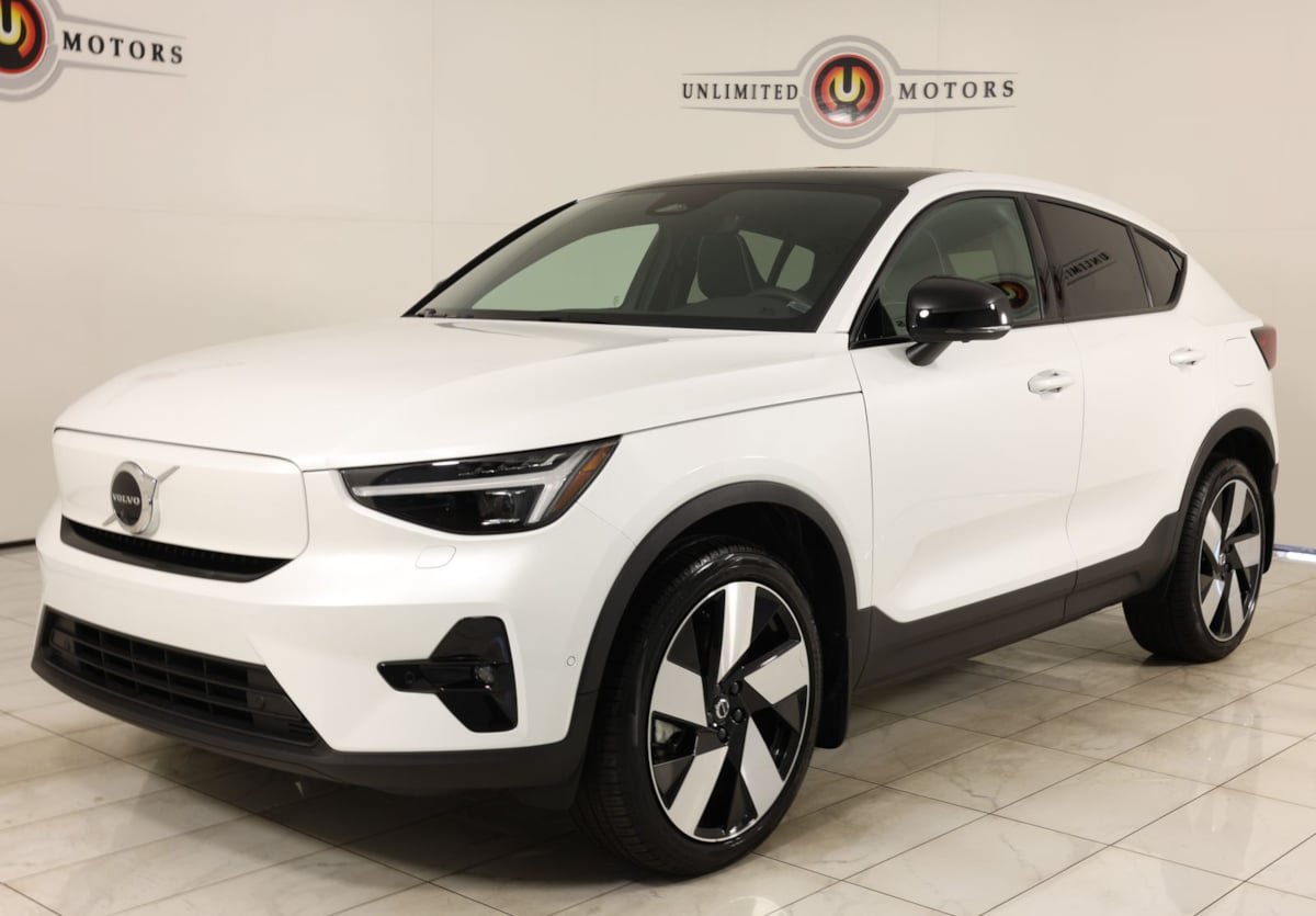 Used 2023 Volvo C40 P8 Recharge Ultimate w/ Protection Package Premier AWD/4WD image 5