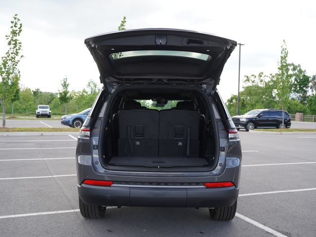 New 2026 Jeep Grand Cherokee L Limited w/ Limited Altitude Package AWD/4WD image 16