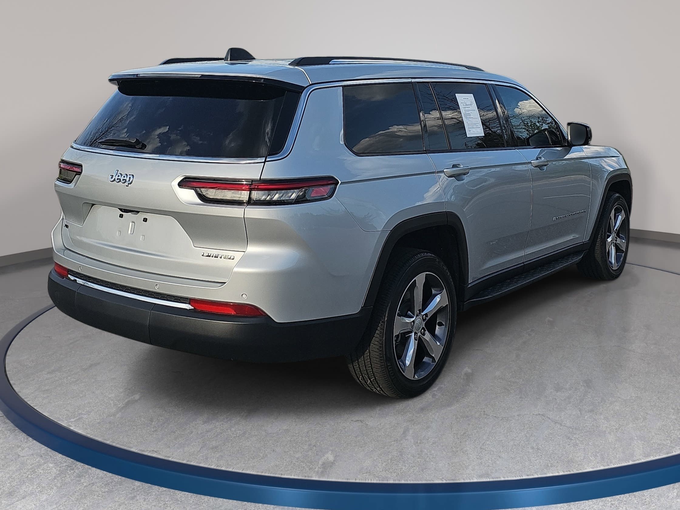 Used 2022 Jeep Grand Cherokee L Limited RWD image 6