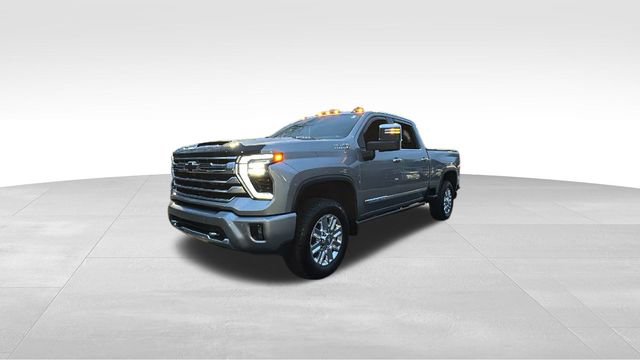 Used 2024 Chevrolet Silverado 2500 High Country w/ High Country Premium Package image 3
