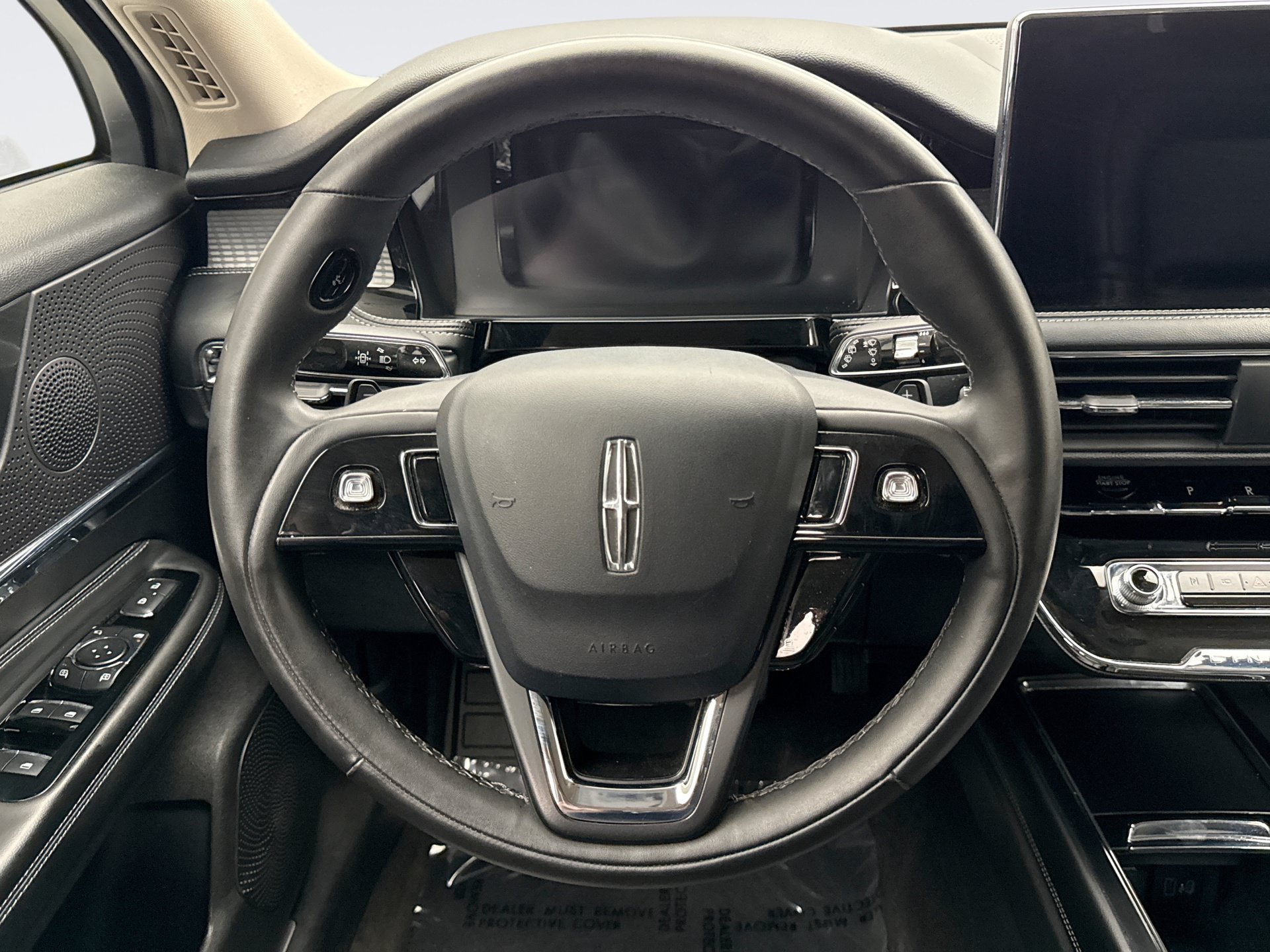 Used 2024 Lincoln Corsair AWD image 12