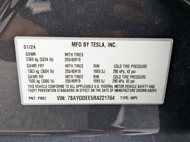 Used 2024 Tesla Model Y Long Range AWD/4WD image 24