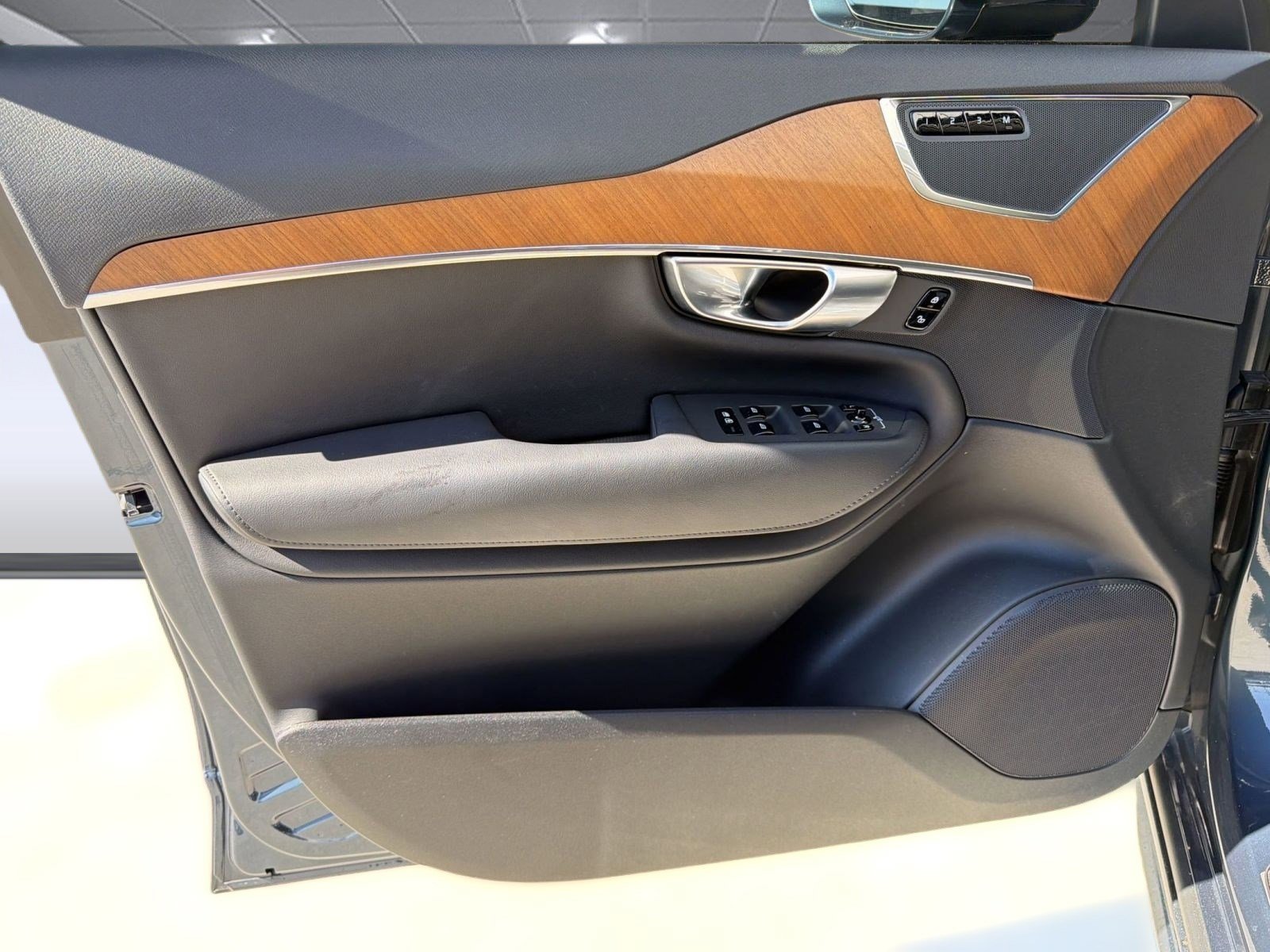 Certified 2023 Volvo XC90 B6 Plus w/ Protection Package Premier AWD/4WD image 21