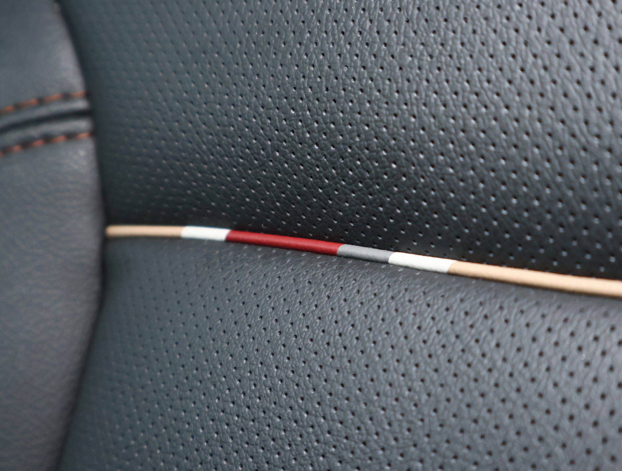 Used 2025 Chevrolet Blazer Premier w/ Driver Confidence II Package AWD/4WD image 14