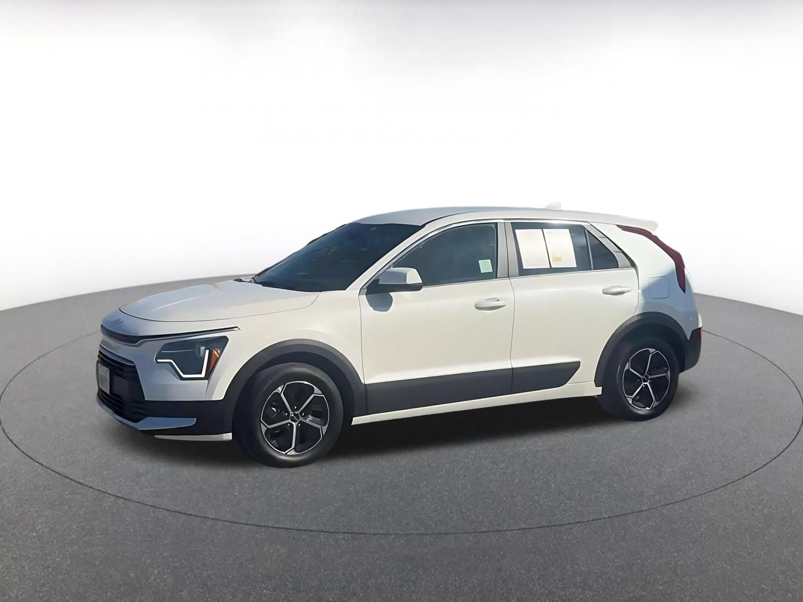 Used 2026 Kia Niro LX FWD image 8