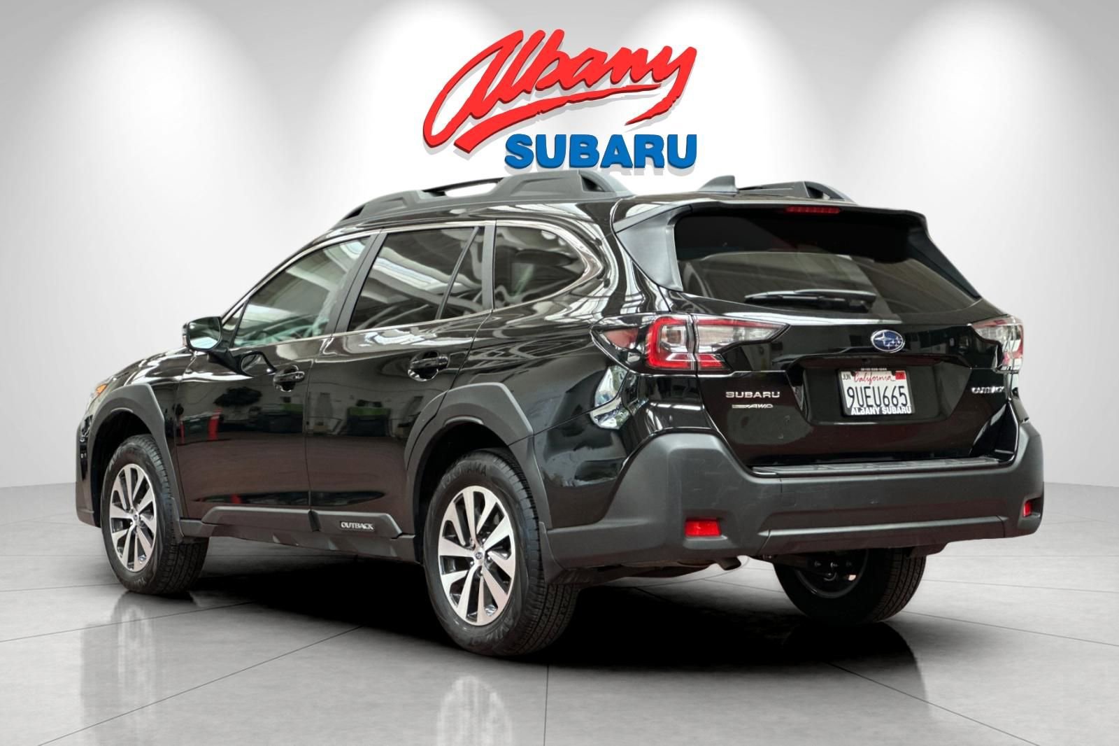 Used 2025 Subaru Outback Premium image 7