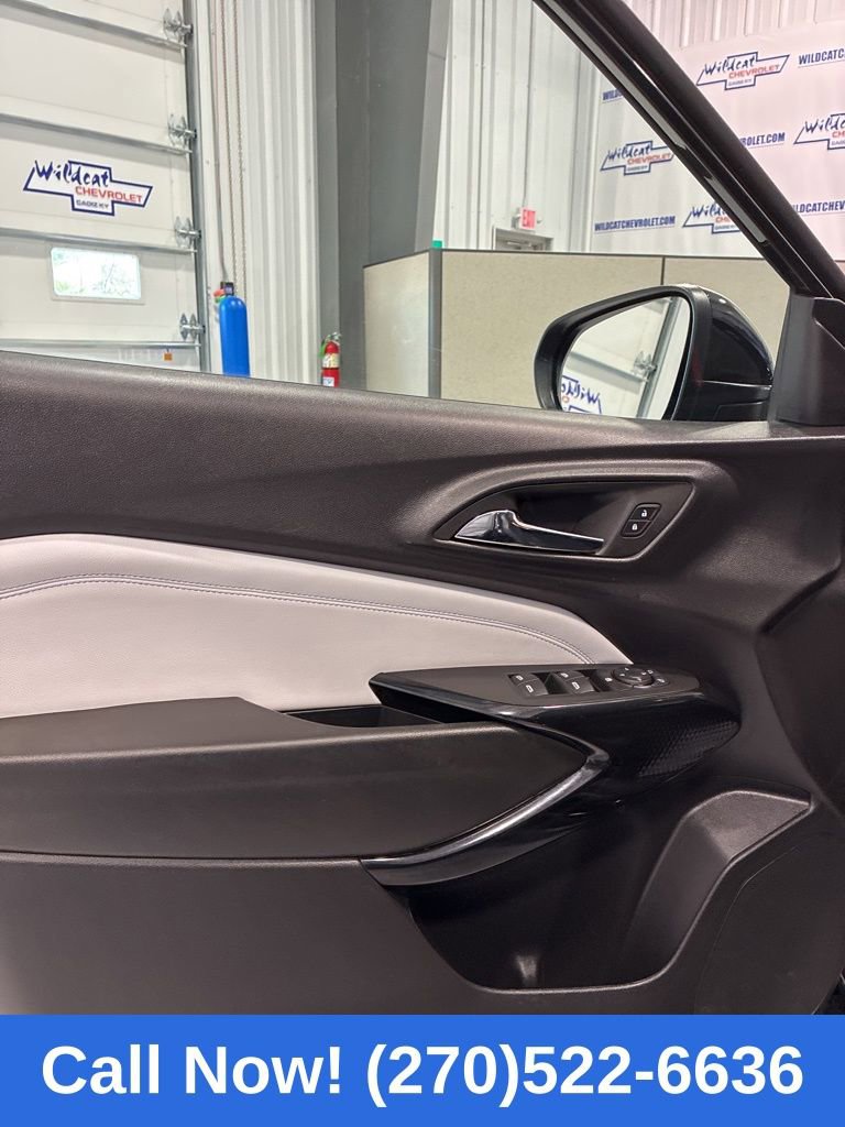 Used 2025 Chevrolet Trax LT image 13