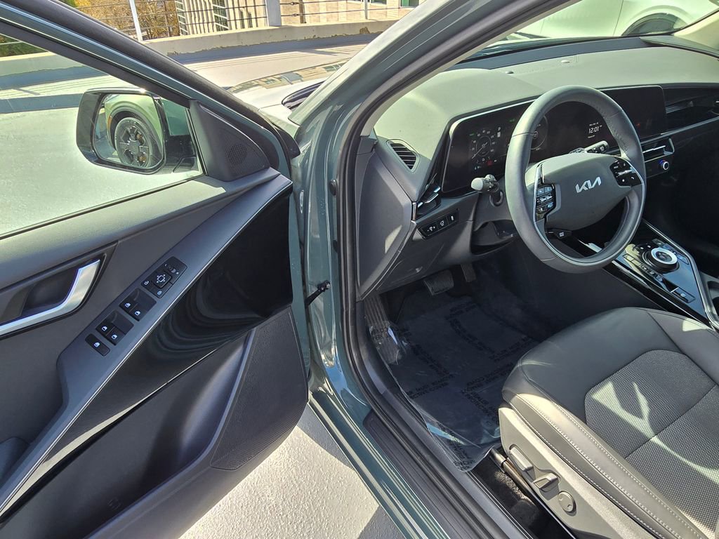 Used 2023 Kia Niro Wind w/ Wind Preserve Package FWD image 21