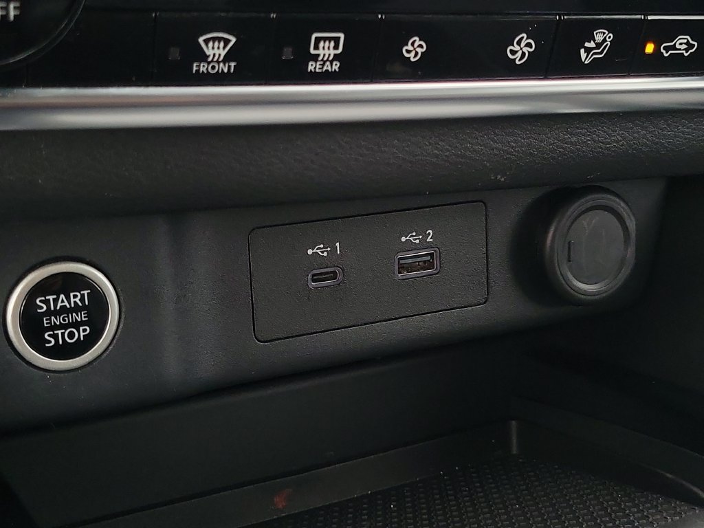 Certified 2023 Nissan Rogue SV FWD image 29