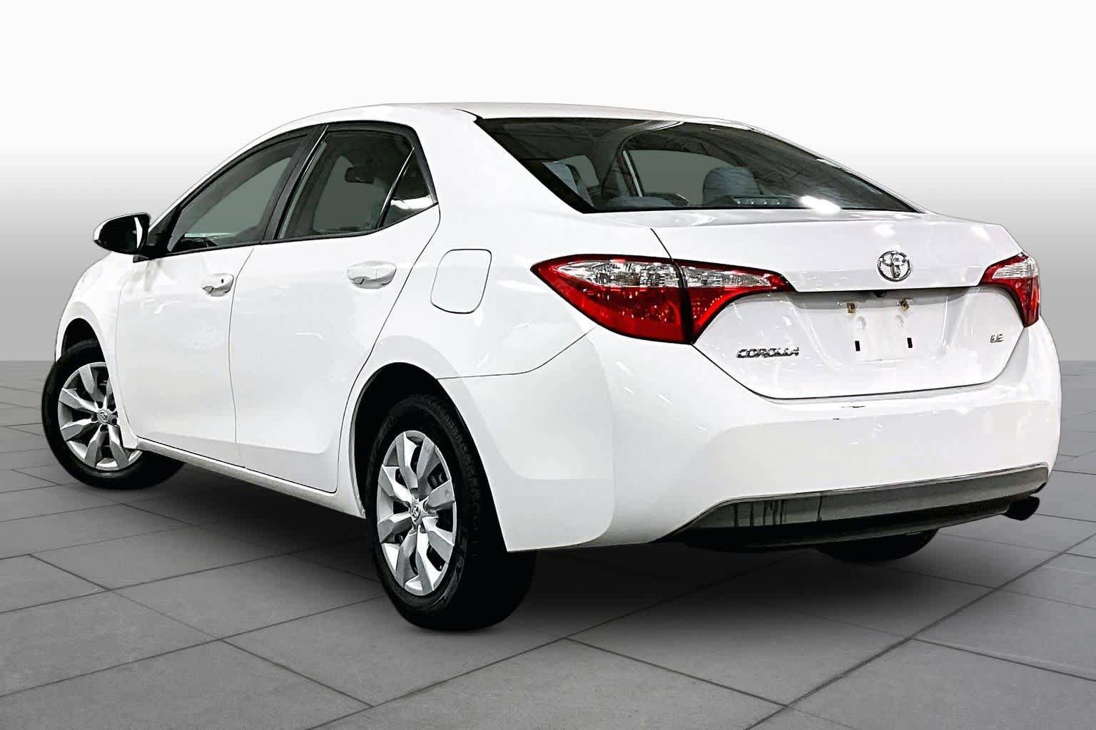 Used 2015 Toyota Corolla LE FWD image 12
