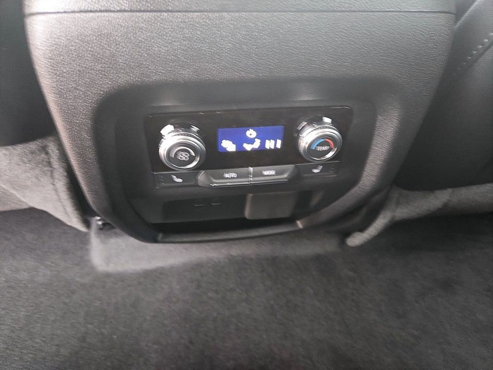 New 2026 GMC Acadia Elevation image 32