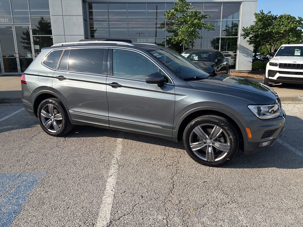 Used 2020 Volkswagen Tiguan SEL AWD/4WD image 33