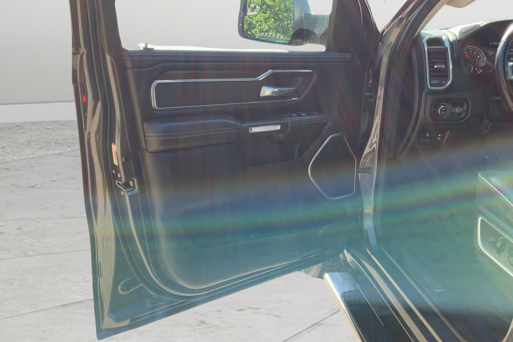 Used 2022 RAM 1500 Laramie AWD/4WD image 11