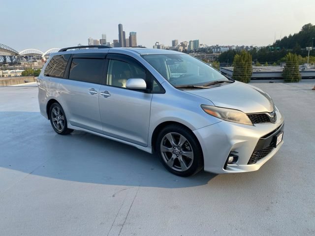 Used 2020 Toyota Sienna SE w/ SE Preferred Package FWD image 28