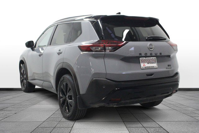 Used 2023 Nissan Rogue SV w/ SV Premium B Package image 5