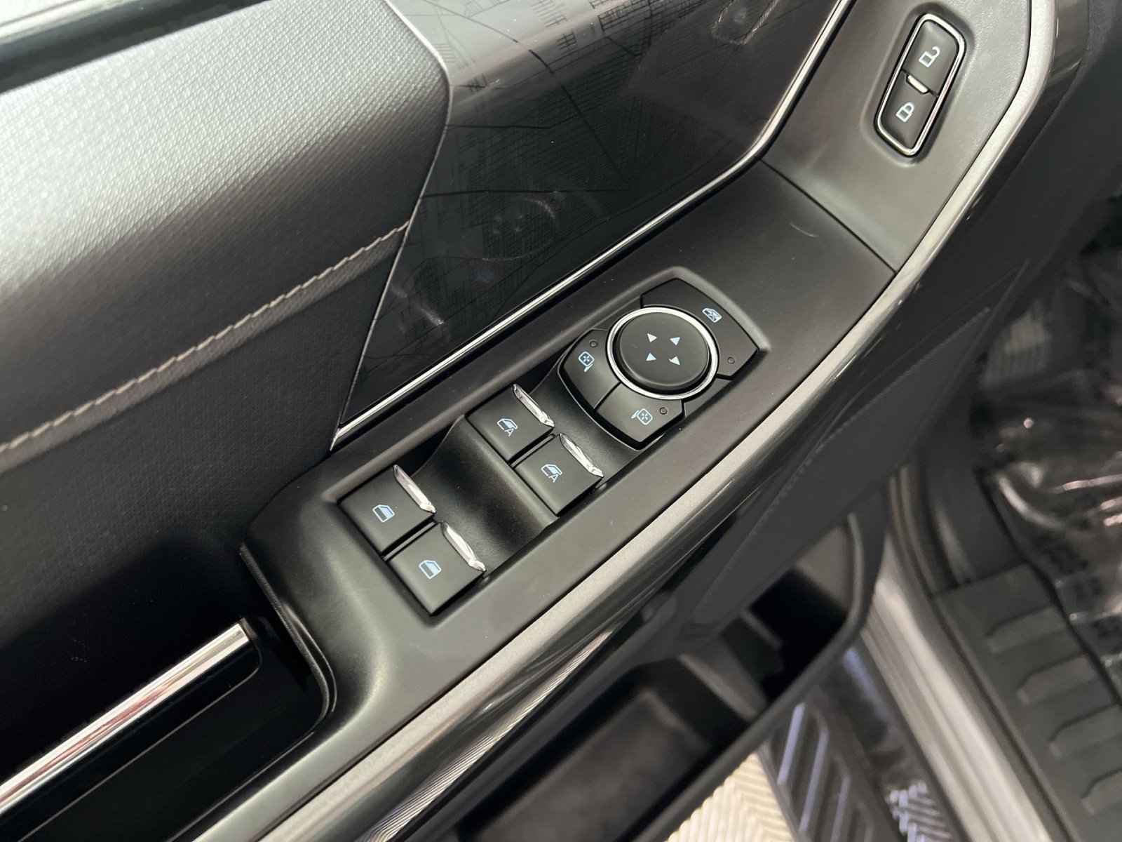 Certified 2022 Ford F150 XLT w/ Equipment Group 302A High image 15