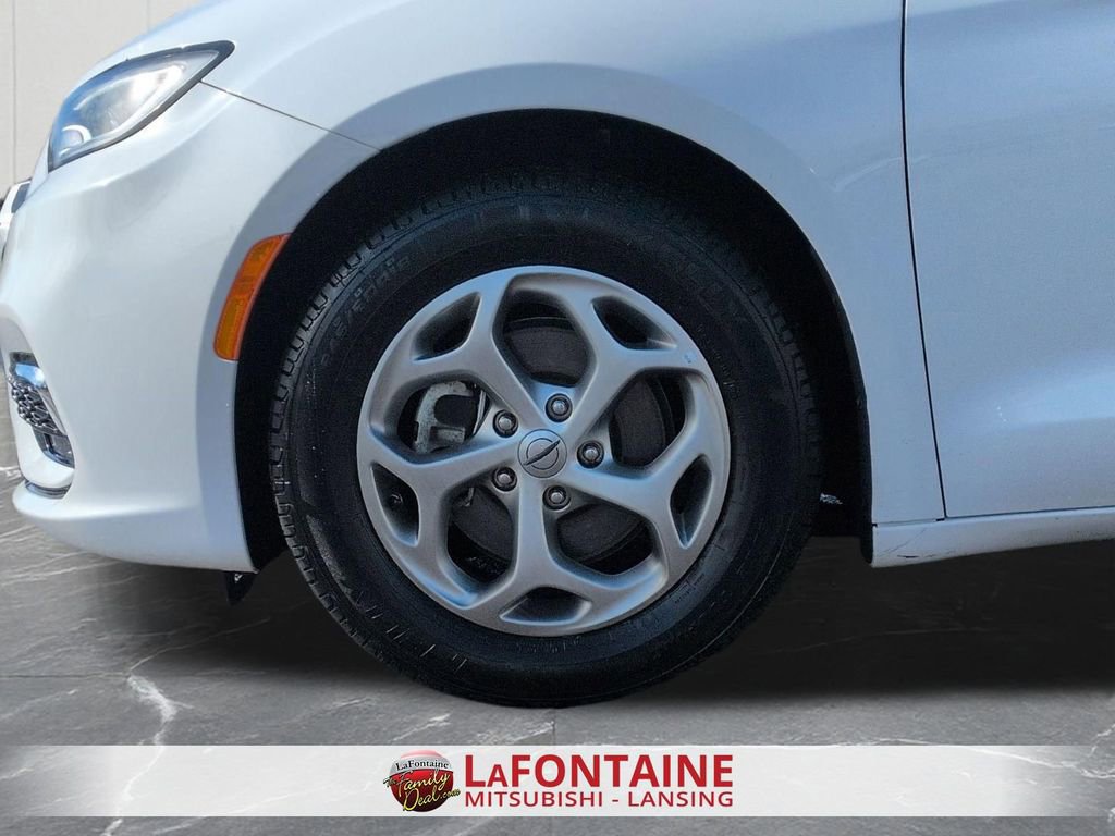 Used 2024 Chrysler Pacifica Limited image 34