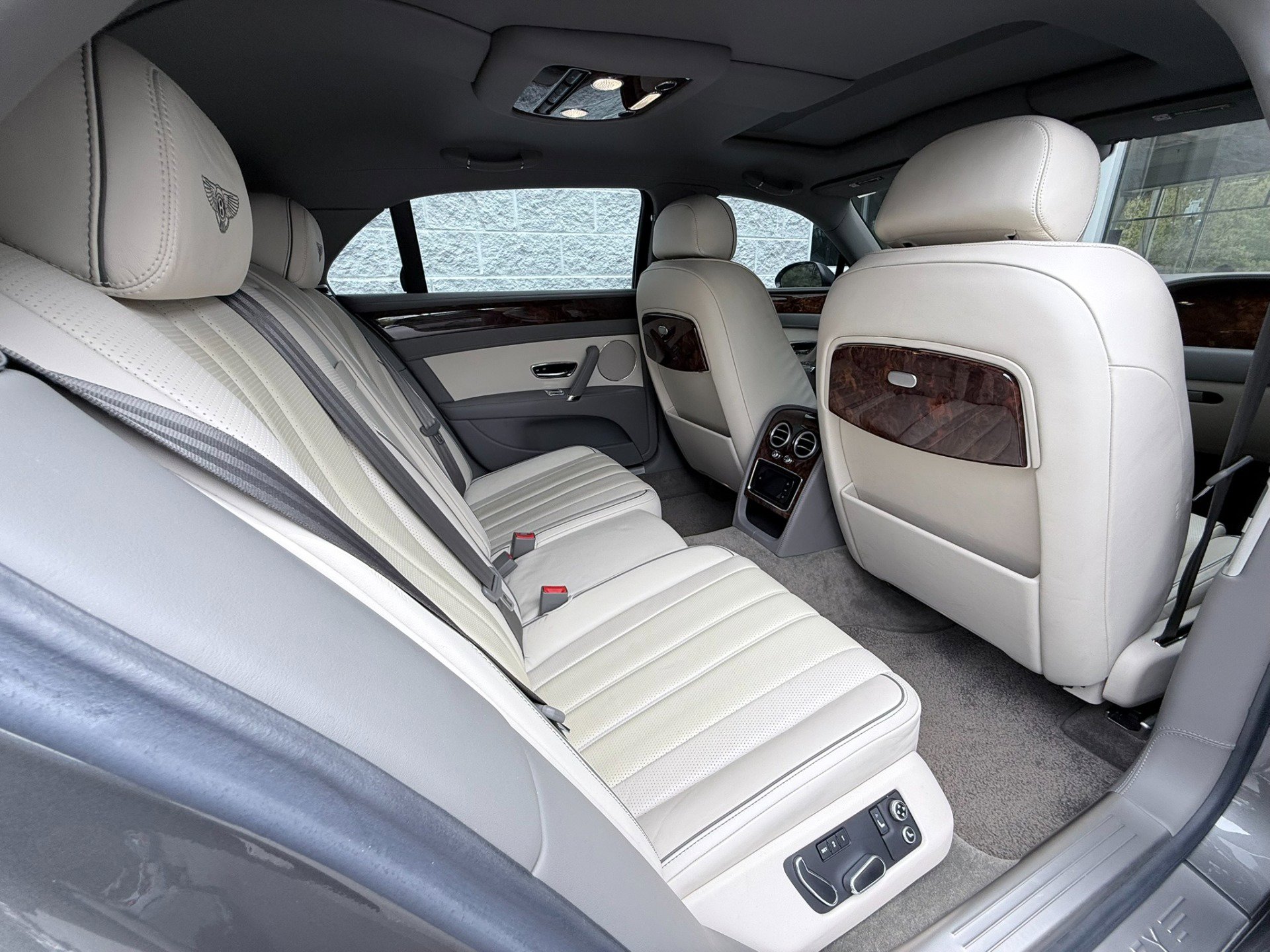 Used 2015 Bentley Flying Spur V8 AWD/4WD image 40