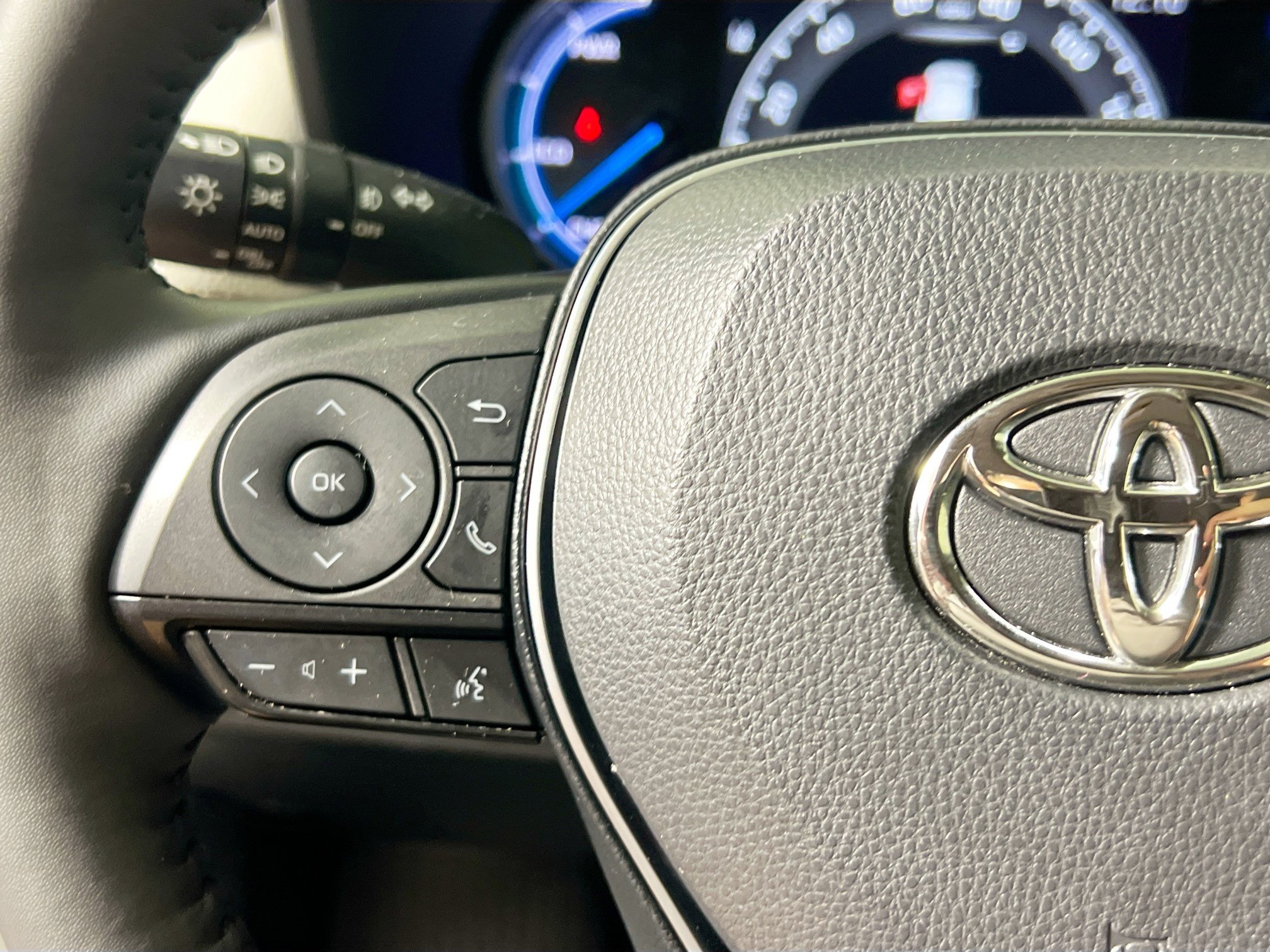 Used 2024 Toyota RAV4 XLE Premium w/ Weather Package AWD/4WD image 18