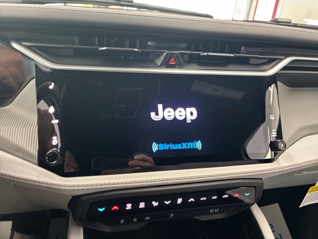New 2026 Jeep Cherokee Limited AWD/4WD image 37