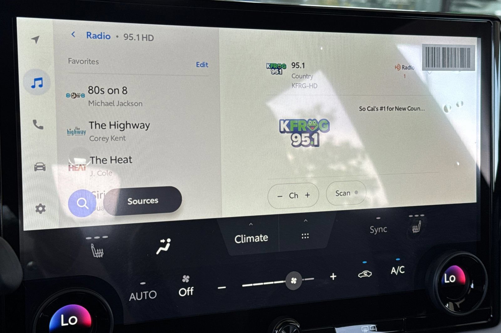 New 2026 Subaru Solterra AWD/4WD image 18