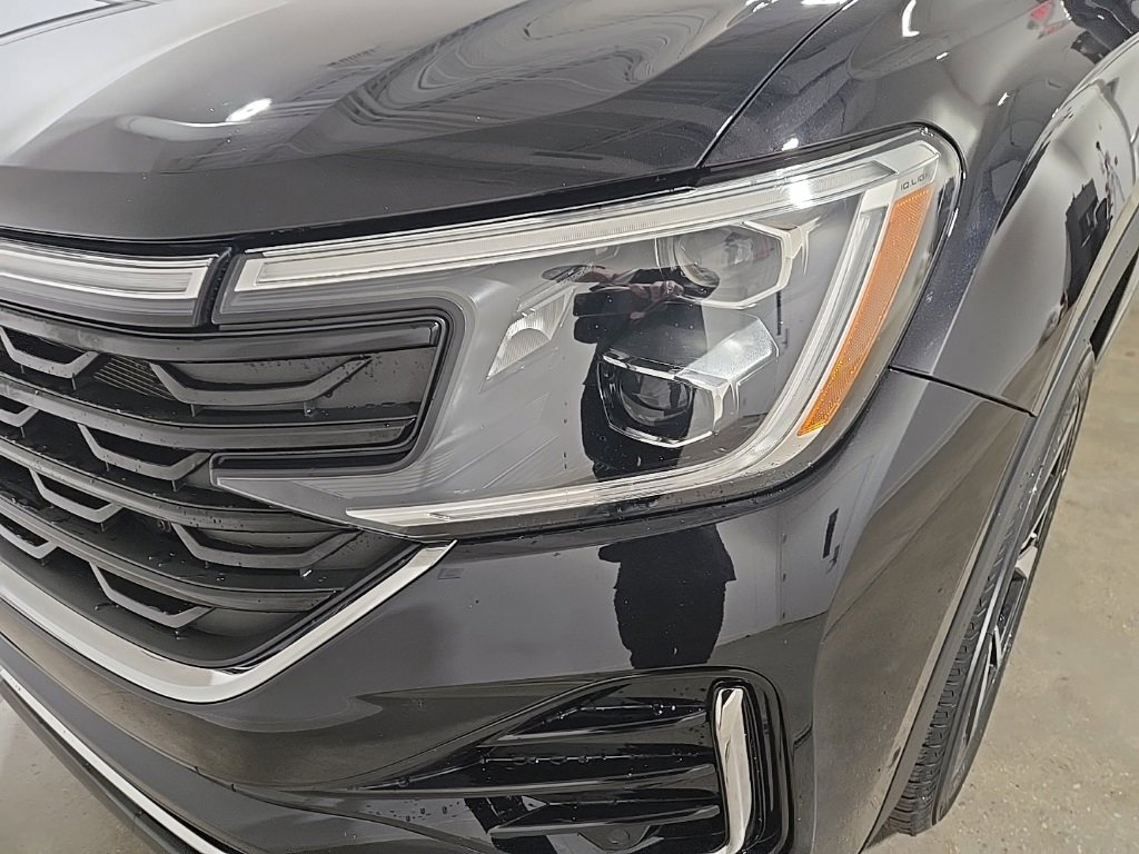 Used 2024 Volkswagen Atlas SEL Premium R-Line image 10