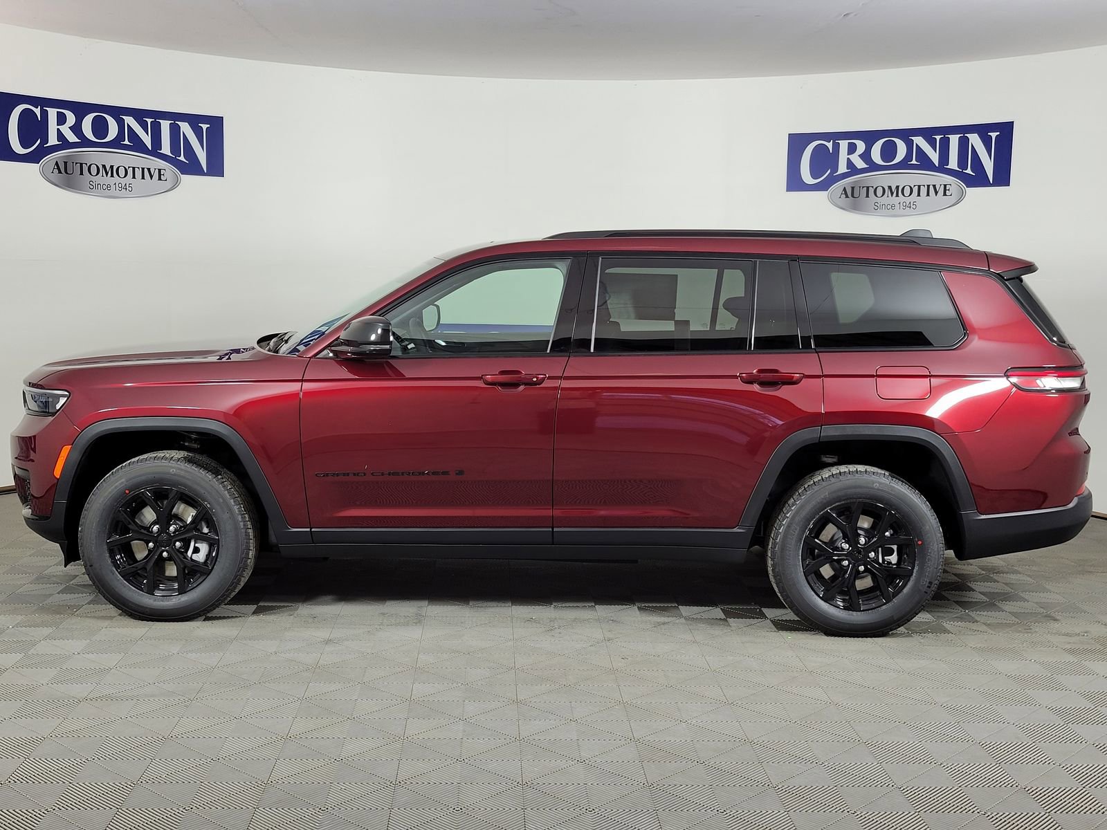 New 2025 Jeep Grand Cherokee L Altitude w/ Trailer Tow Package image 2