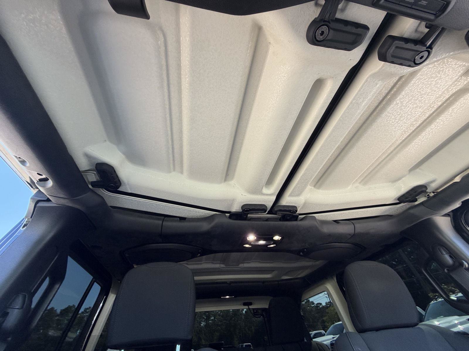 Used 2022 Jeep Wrangler Unlimited Sport AWD/4WD image 21