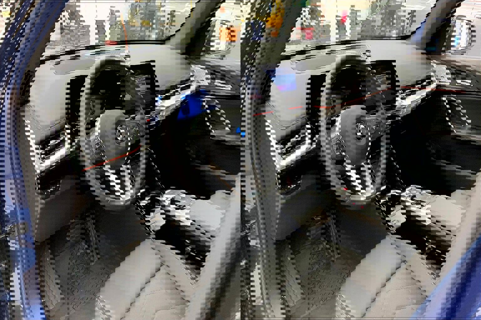 Used 2025 BMW X1 xDrive28i w/ Premium Package image 21