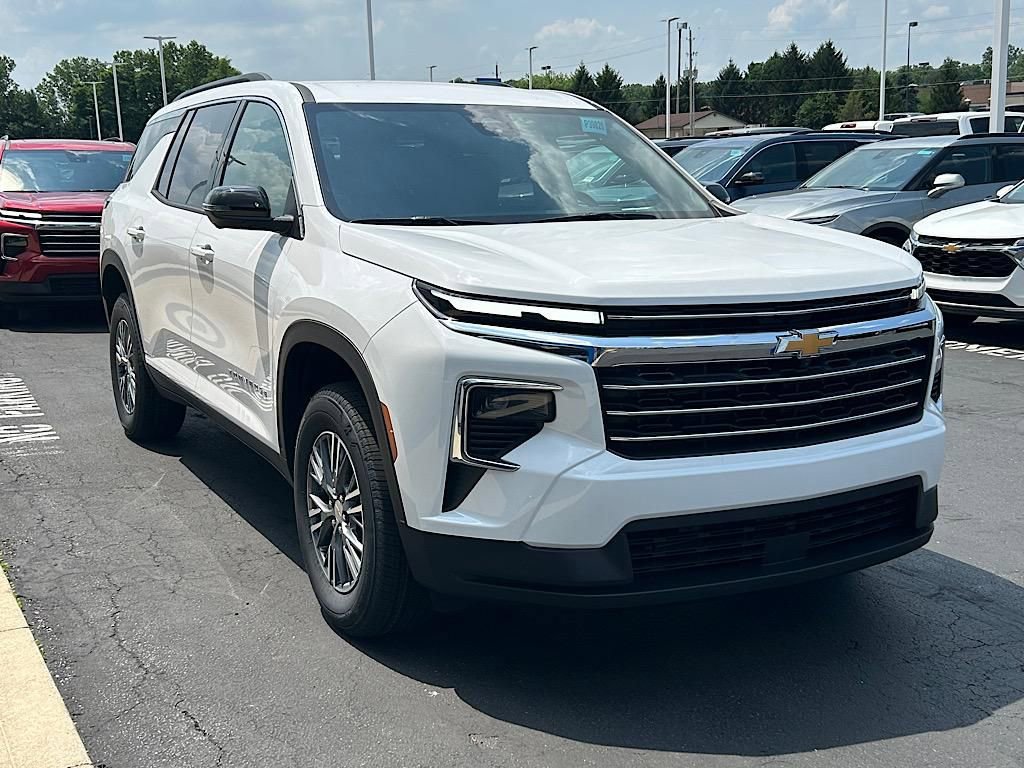 New 2025 Chevrolet Traverse LT w/ Driver Confidence Package